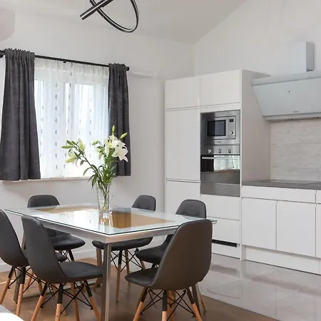 Metily Apartment
