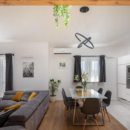 Apartment Metily